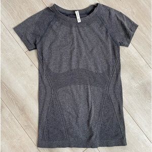 Athleta momentum seamless tee
